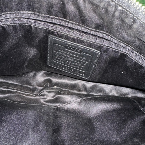 Black coach crossbody - Picture 3 of 5